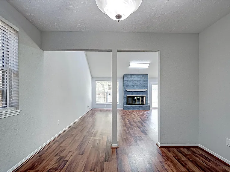 2723 Colony Dr — Photo 14