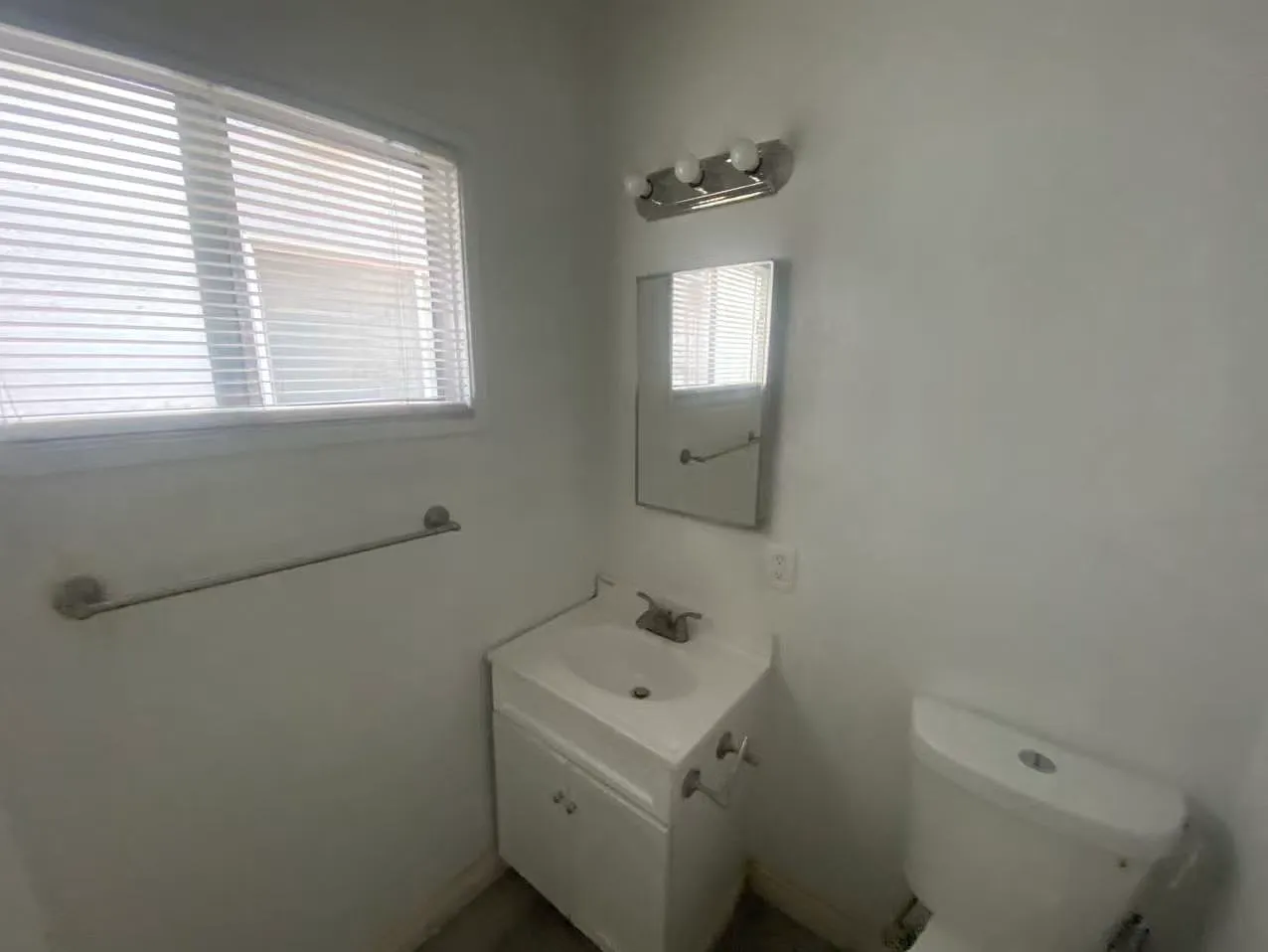 Studio, 550 sqft, $1,400 — Photo 2