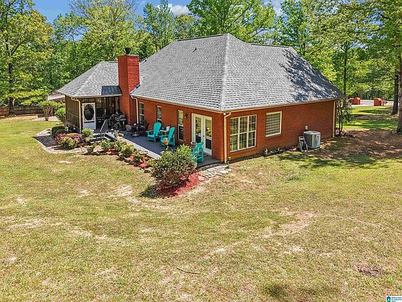 2nd image of 706 Oak Valley Rd
