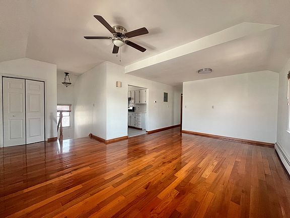 4th image of 20926 45th Rd Floor 2