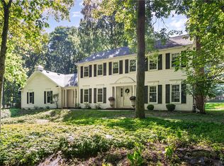 17 Great Oak Ln, Pittsford, NY 14534