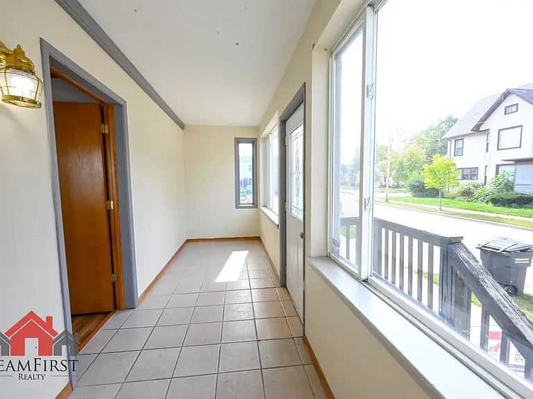 608 Central St — Photo 2