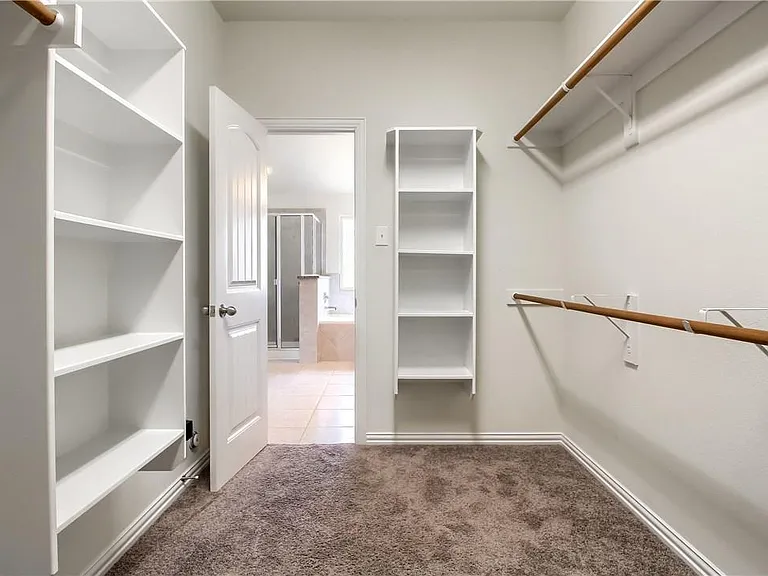 2813 Waterson St — Photo 21