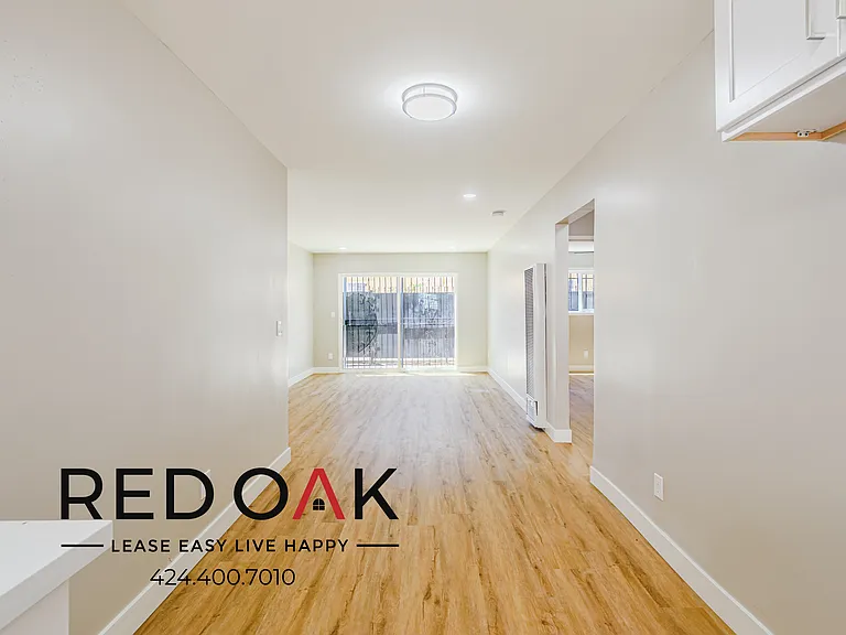 921 W 82nd St #2 — Photo 13