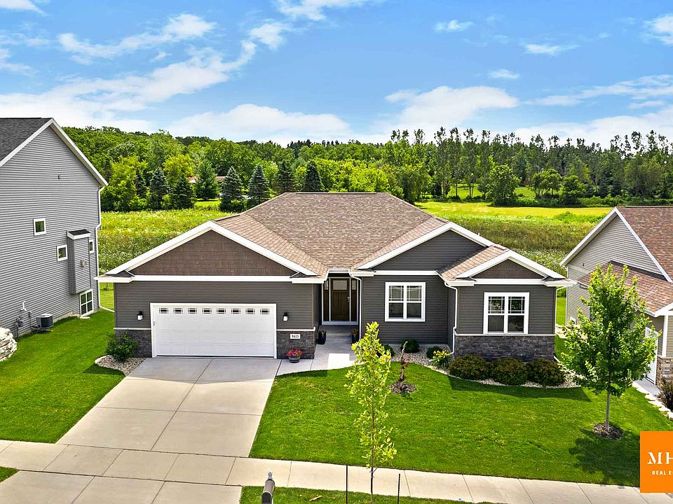 1st image of 9615 Ashworth Dr