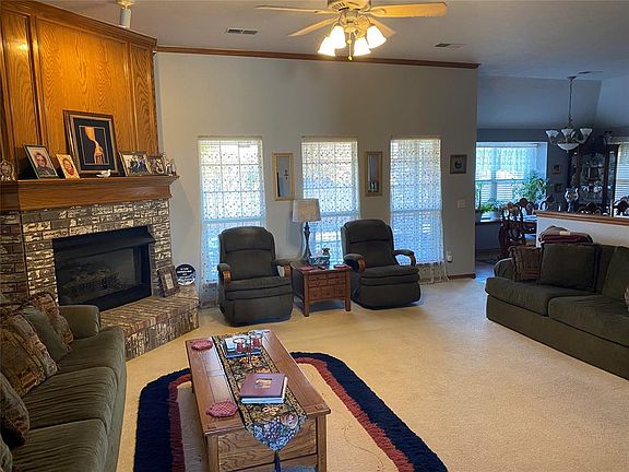 4th image of 13220 Almond Dr