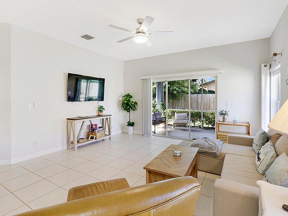 5th image of 2069 Cove Lane
