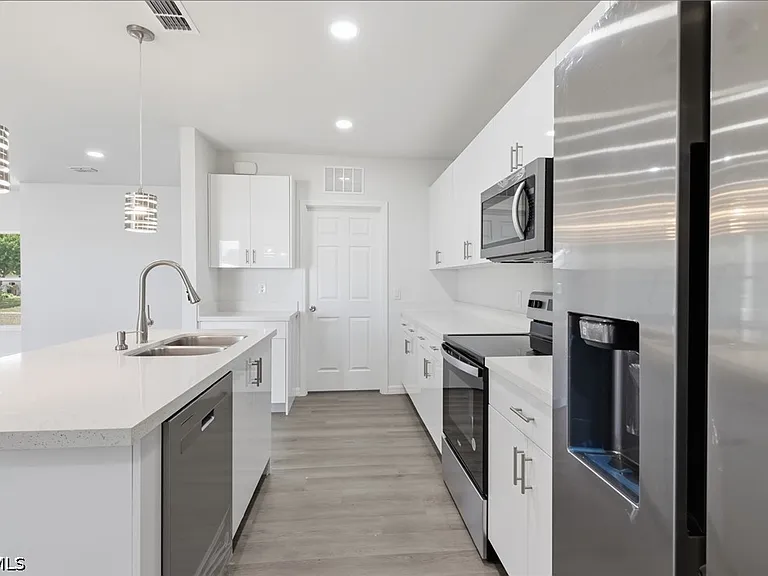 1406 Ford Cir — Photo 14