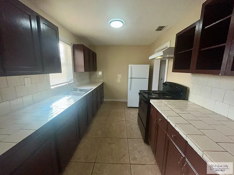 1485 E Stenger St — Photo 12
