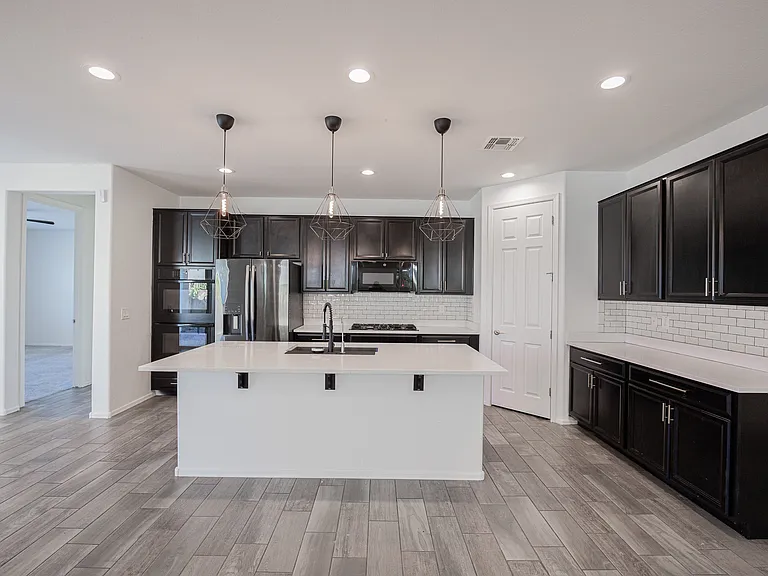 7914 W Pueblo Ave — Photo 6