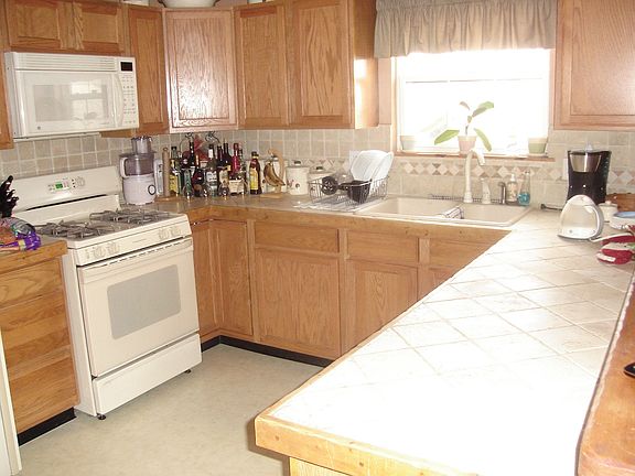 5th image of 15 Juniper Dr