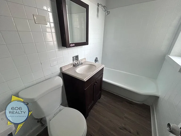 7340-50 N. Damen Ave — Photo 29