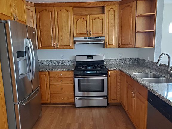 5th image of 10836 Greenford Dr