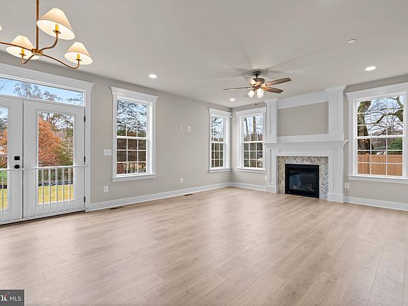 5th image of 51 Stratford Dr
