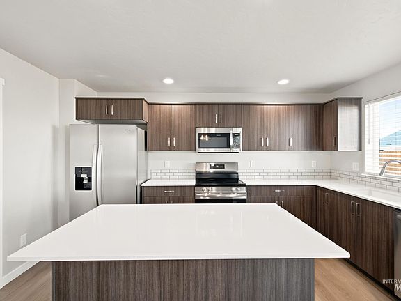 4th image of 1101 Grass Pond Ave
