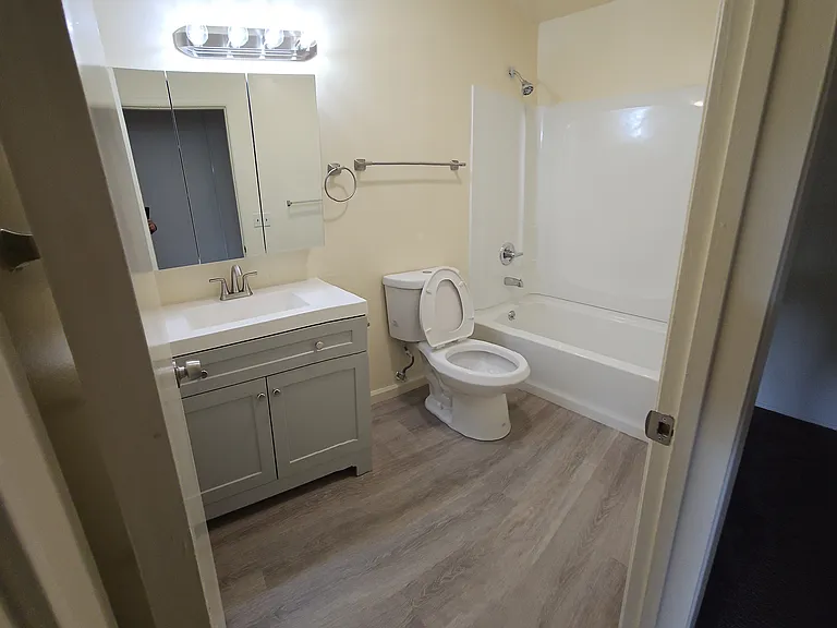 231 Sunnyhills Dr — Photo 8