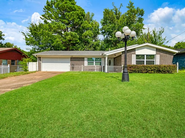 160 28th St NW, Paris, TX 75460