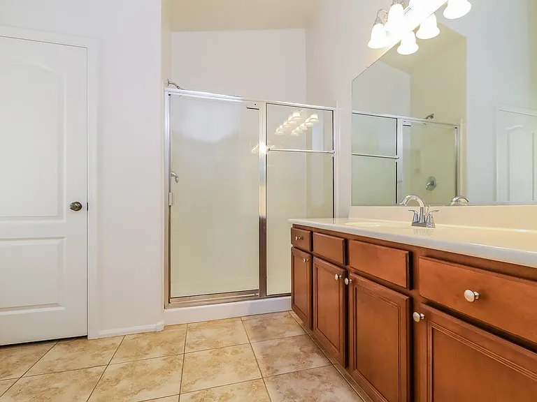 13625 W Lisbon Ln — Photo 15