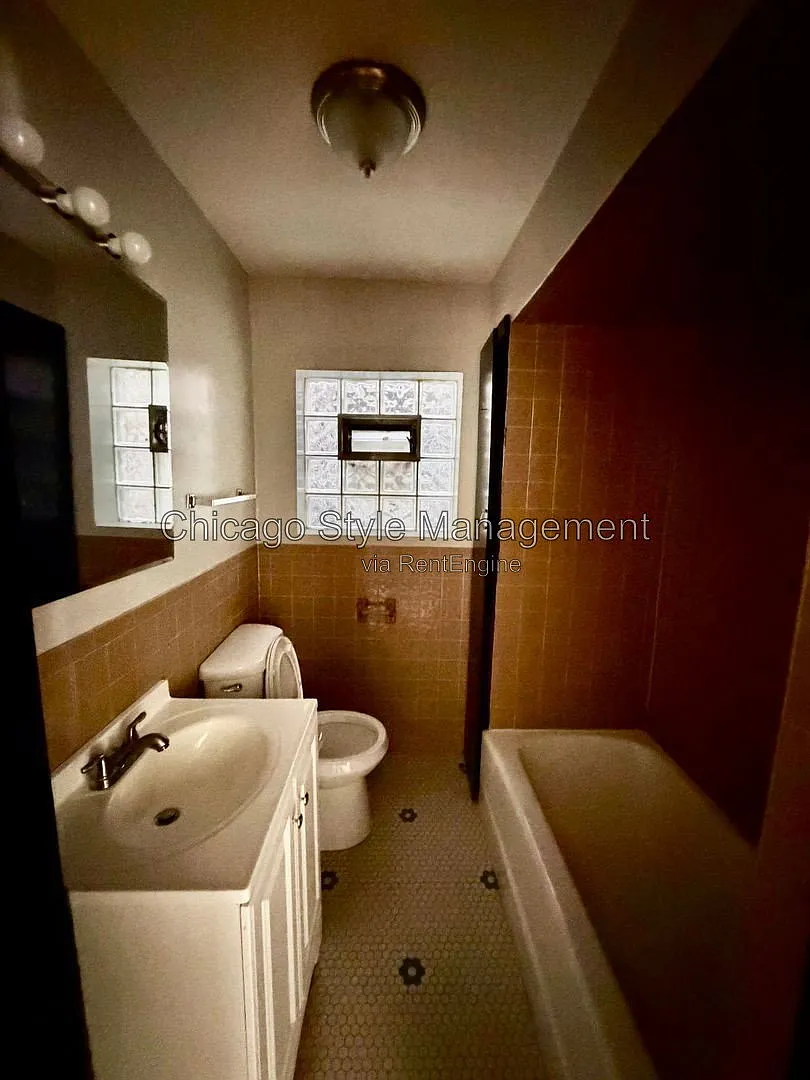 1 bed, 1.0 bath, $1,095 — Photo 4