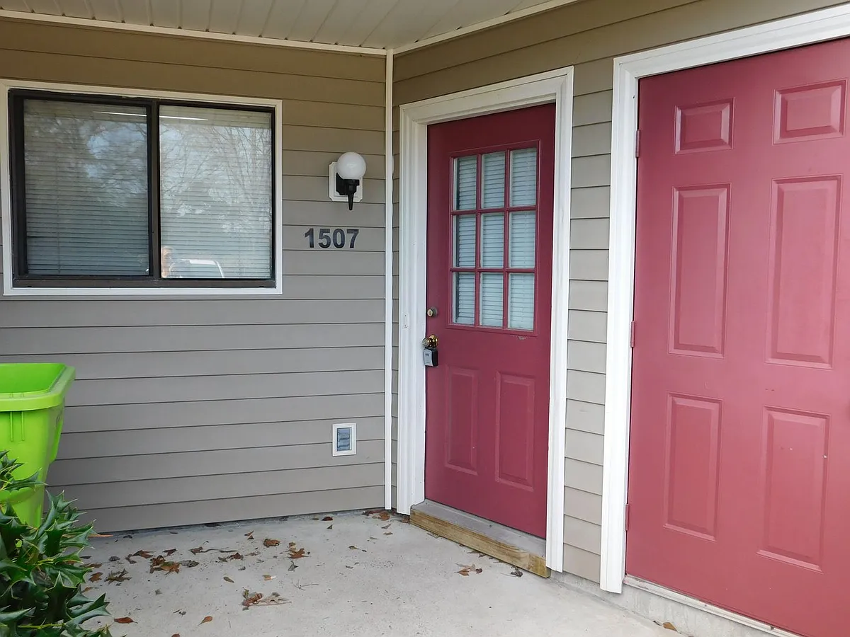 Building Photo - 1507 College Way
