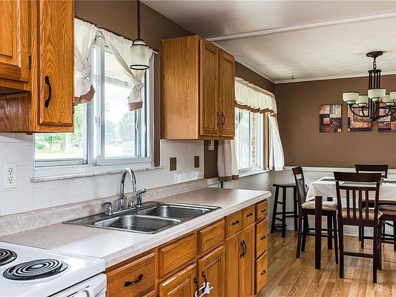 5th image of 5439 Storck Dr