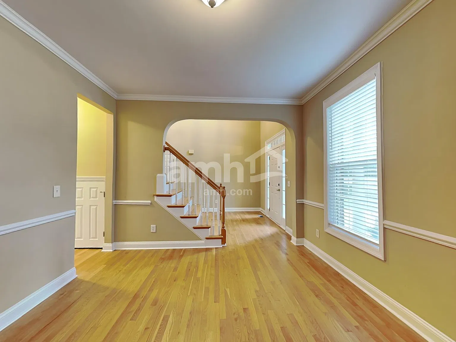 3 bed, 2.5 bath, 2350 sqft, $2,315 — Photo 4