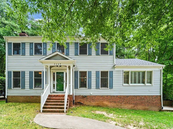 2469 Foxwood Dr, Chapel Hill, NC 27514