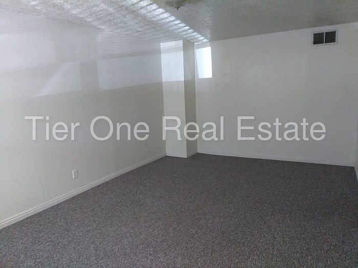 30 W 100 N Kaysville UT Zillow