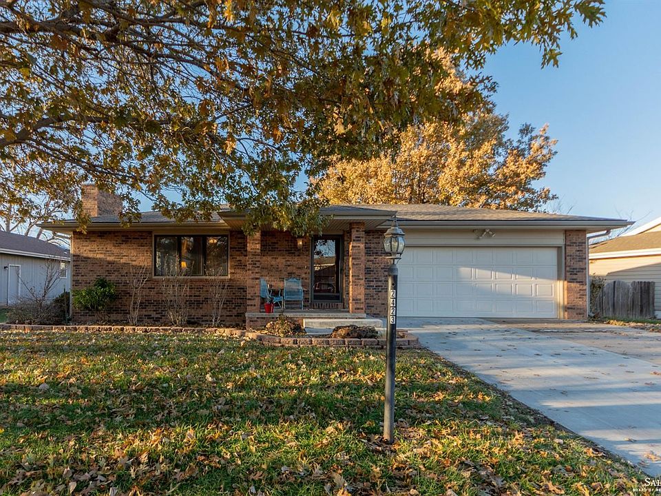 1st image of 2423 Stewart Ln