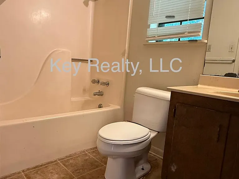 2519 Llewellyn Dr — Photo 7
