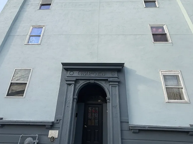 3905 Ventnor Ave #5 — Photo 1