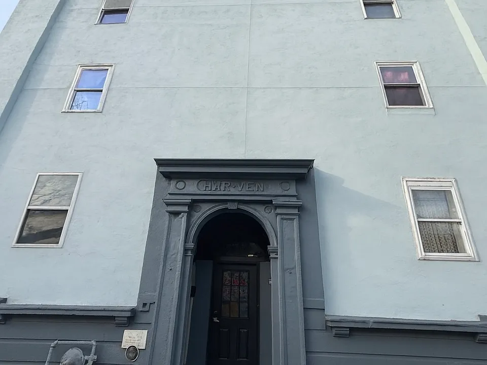 3905 Ventnor Ave #9