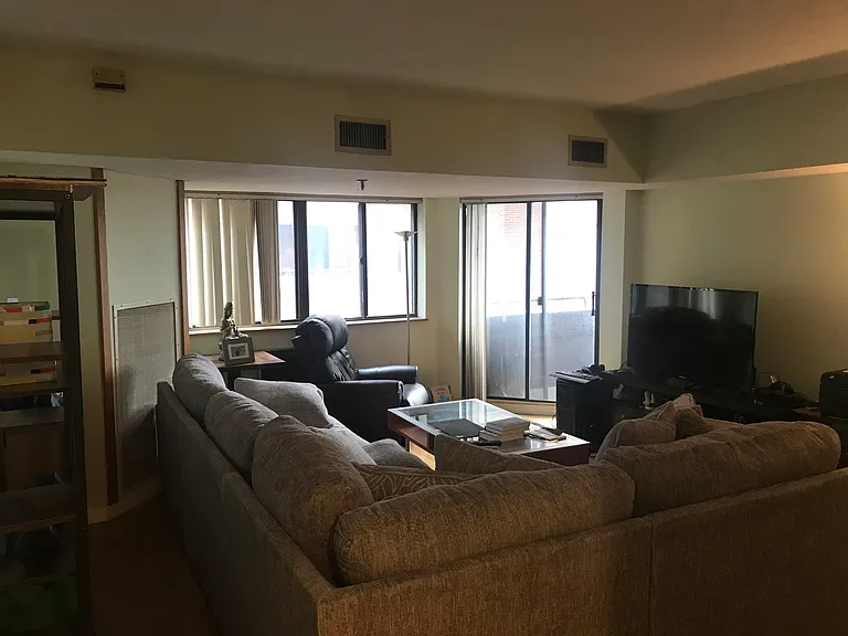 147 Kelton St #511 — Photo 2