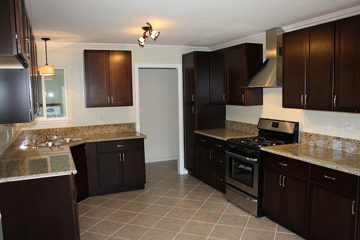 Remodeled kitchen w/diagonal pattern tile