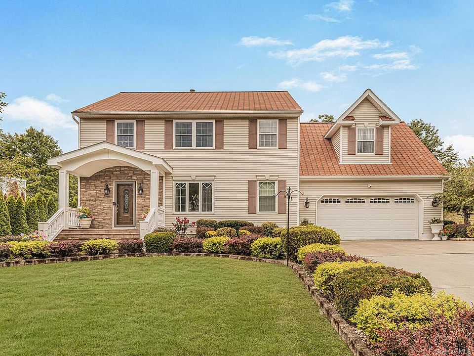 1st image of 2 Ramblewood Dr