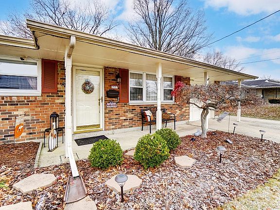 4th image of 2557 Highwood Ln