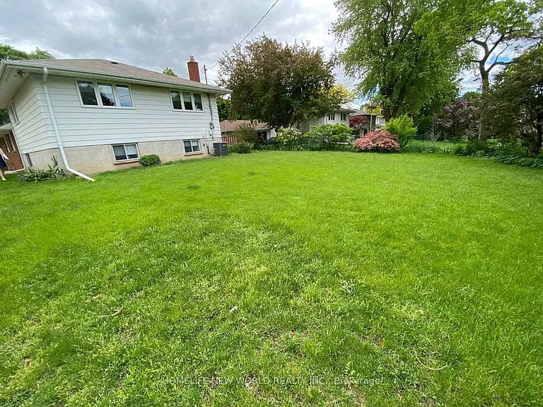 77 Walkerton Dr #BASEMENT — Photo 8