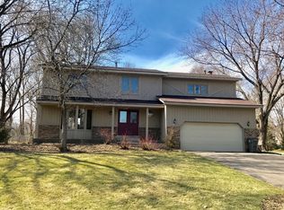 7250 Green Ridge Dr, Eden Prairie, MN 55346