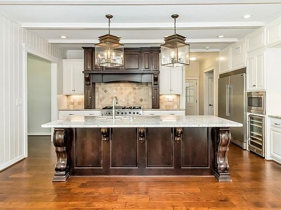 Over-sized breakfast bar