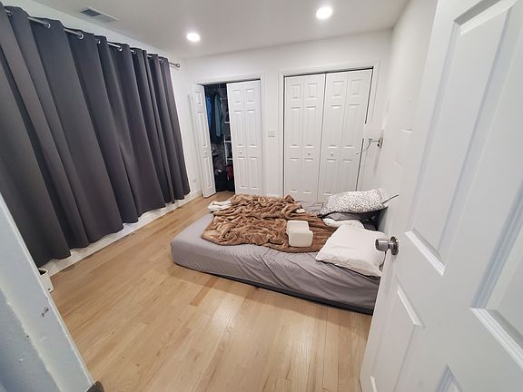 4th image of 3005 N Normandy Ave Unit 1