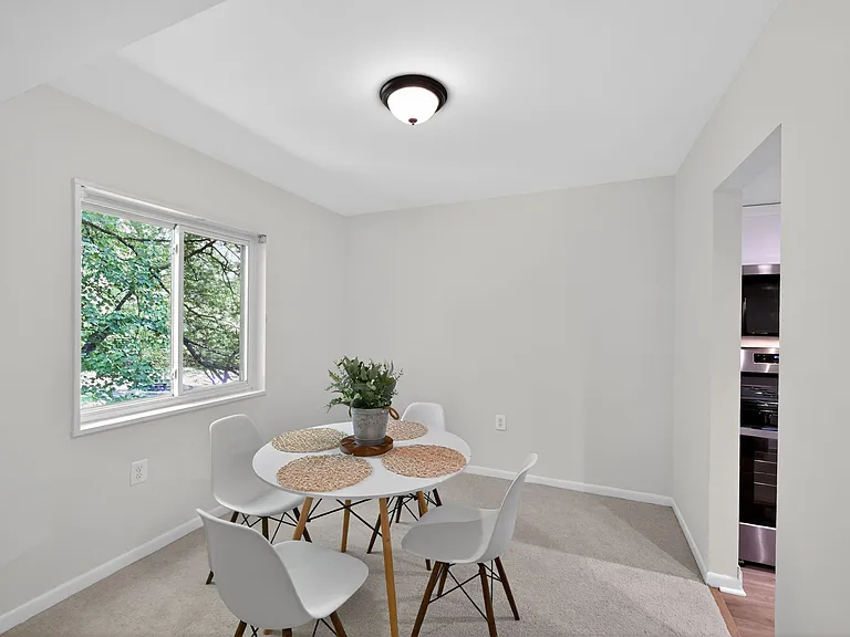 1533 Northgate Sq #11B — Photo 5