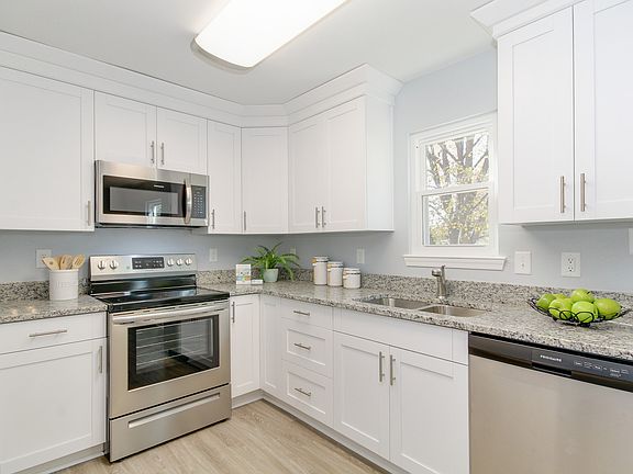 5th image of 3509 Vivian St