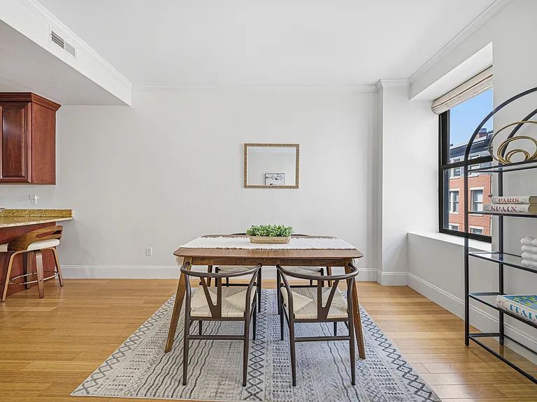 55 Temple Pl #4 — Photo 9