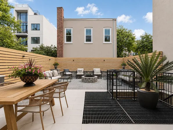100 Scholes St #1B, Brooklyn, NY 11206