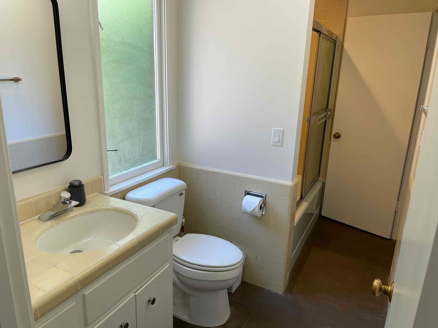 1 bed, 1.0 bath, 881 sqft, $3,500 — Photo 3