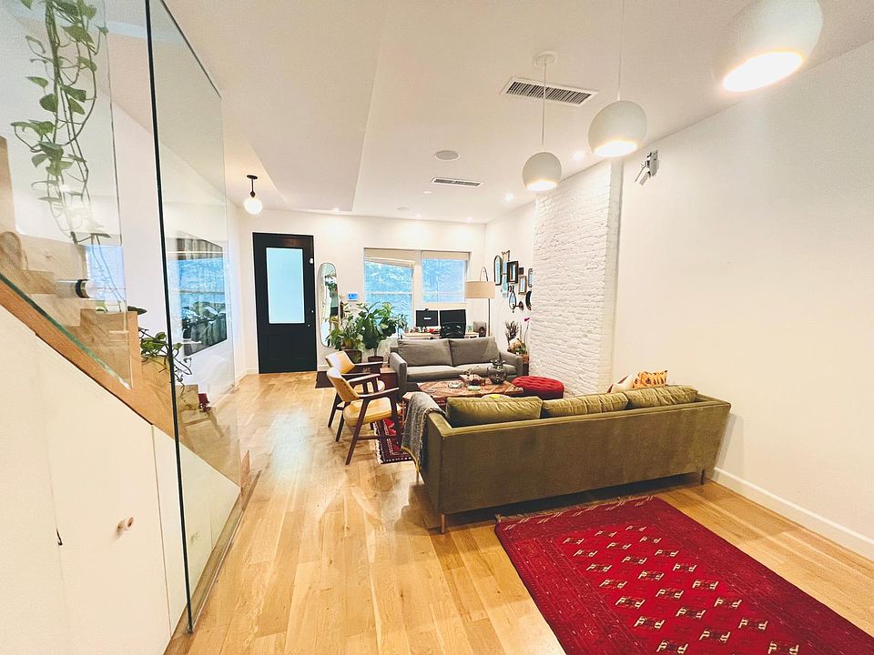 1st image of 331 Quincy St Floor 2