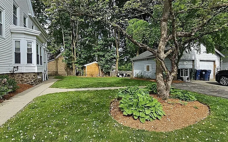 39 Franklin St #1B — Photo 2