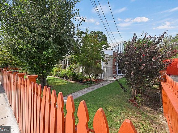 3rd image of 1932 Lebanon St