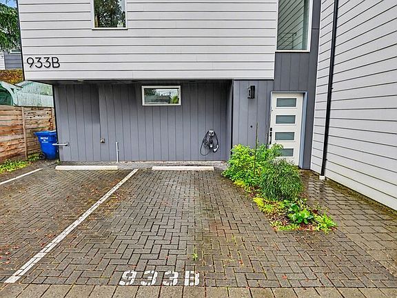 5th image of 933 N 91st St #B