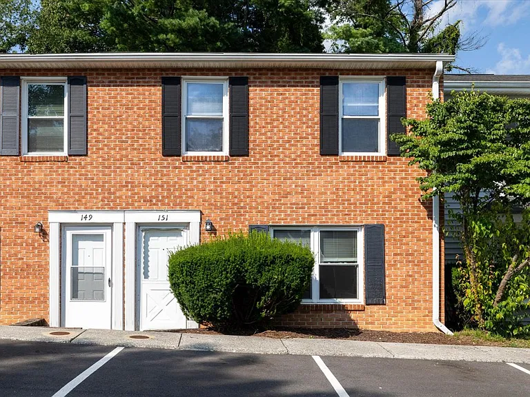 151 Clover Valley Cir — Photo 1